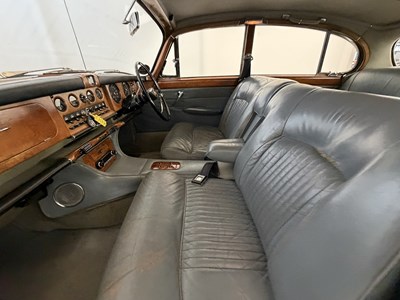 Lot 12 - 1969 Jaguar 420G