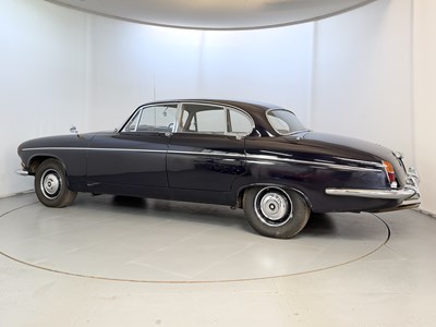 Lot 12 - 1969 Jaguar 420G