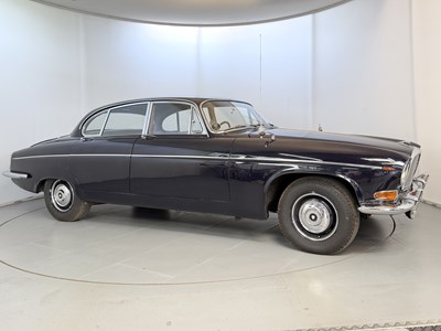 Lot 12 - 1969 Jaguar 420G