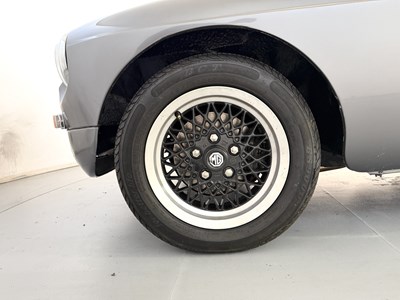 Lot 64 - 1967 MG B V8 Roadster