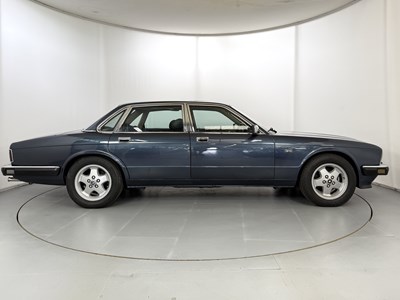 Lot 65 - 1988 Jaguar XJ Sovereign