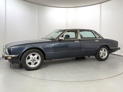 Lot 65 - 1988 Jaguar XJ Sovereign