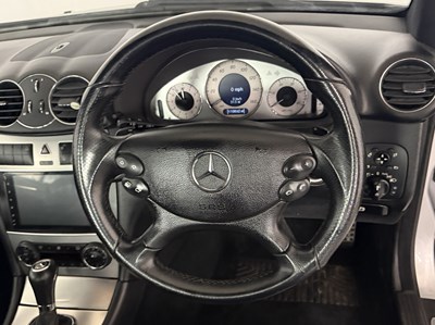 Lot 2006 Mercedes-Benz CLK320