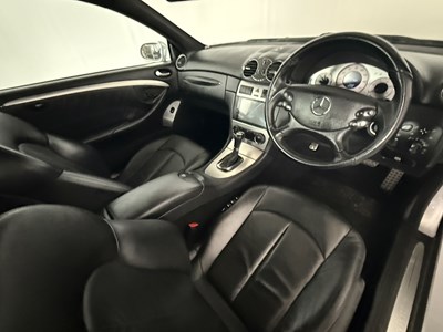 Lot 2006 Mercedes-Benz CLK320