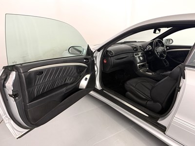Lot 2006 Mercedes-Benz CLK320
