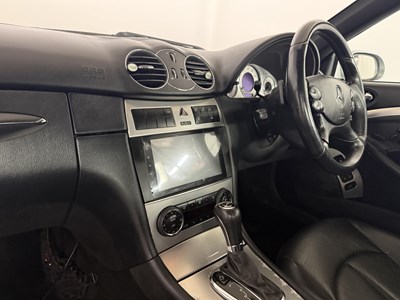 Lot 2006 Mercedes-Benz CLK320