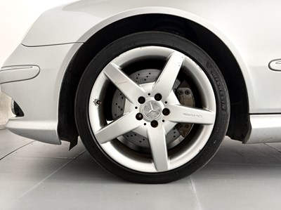 Lot 2006 Mercedes-Benz CLK320