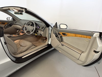 Lot 2003 Mercedes-Benz SL500