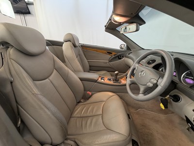 Lot 2003 Mercedes-Benz SL500