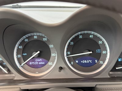 Lot 2003 Mercedes-Benz SL500
