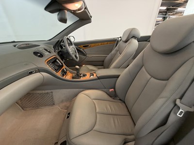 Lot 2003 Mercedes-Benz SL500