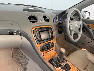 Lot 2003 Mercedes-Benz SL500