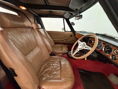 Lot 66 - 1977 Triumph Stag