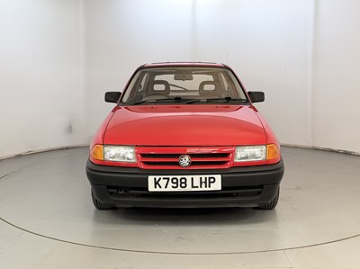 Lot 1993 Vauxhall Astra