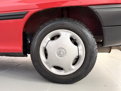Lot 1993 Vauxhall Astra