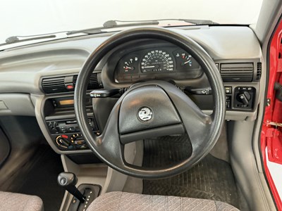 Lot 1993 Vauxhall Astra