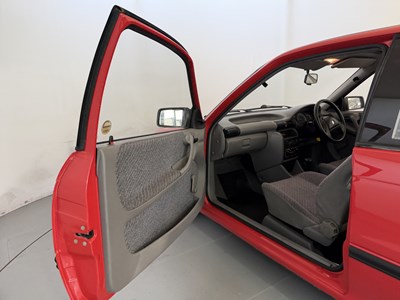 Lot 1993 Vauxhall Astra