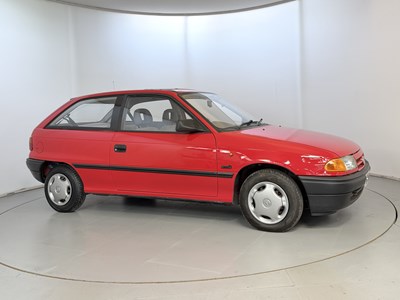 Lot 1993 Vauxhall Astra