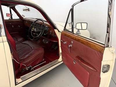 Lot 52 - 1965 Jaguar S-Type