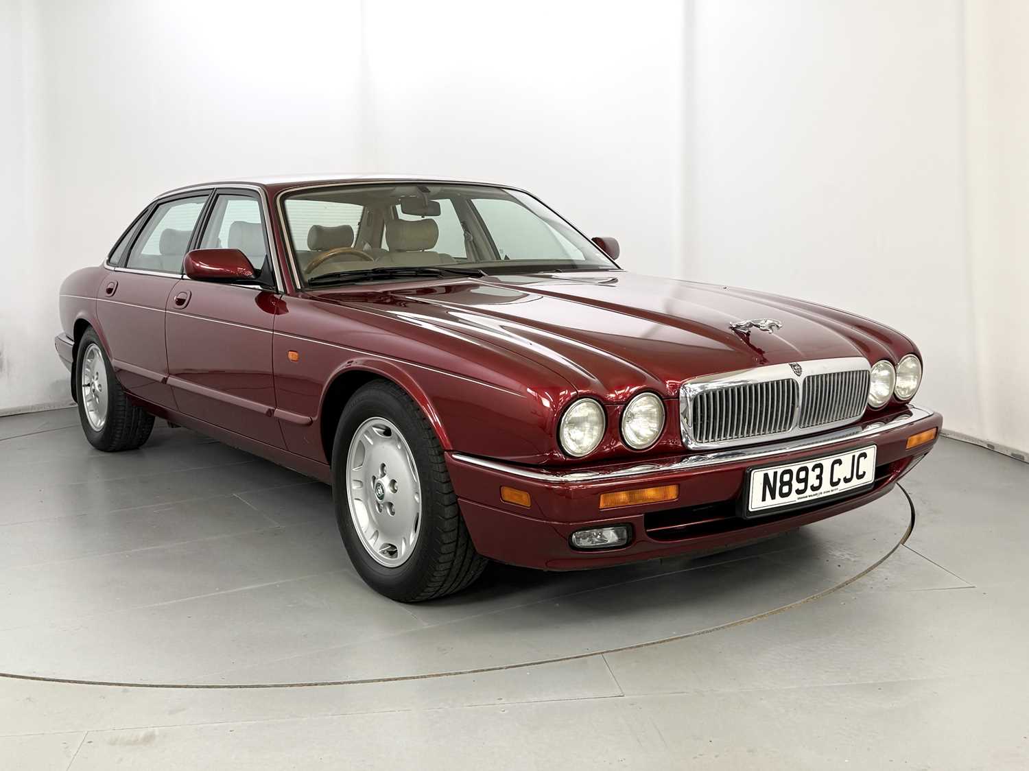 Lot 5 - 1996 Jaguar XJ