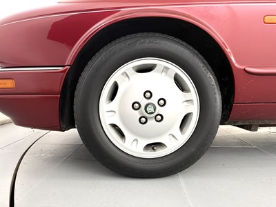 Lot 5 - 1996 Jaguar XJ