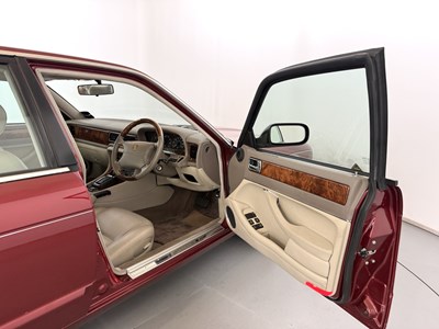 Lot 5 - 1996 Jaguar XJ