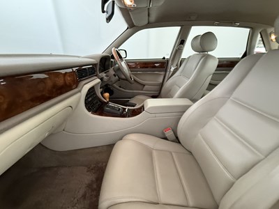 Lot 5 - 1996 Jaguar XJ