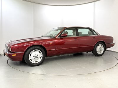 Lot 5 - 1996 Jaguar XJ