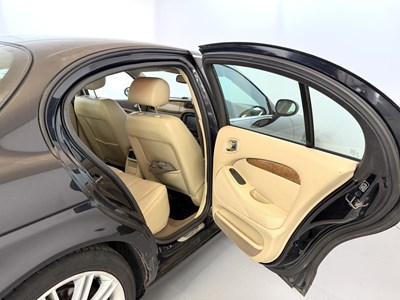 Lot 109 - 2006 Jaguar S-Type