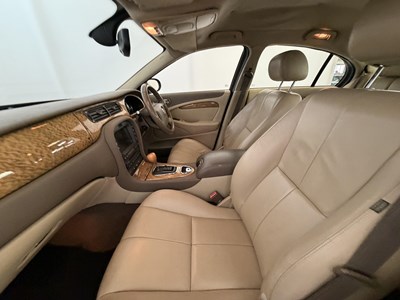 Lot 109 - 2006 Jaguar S-Type