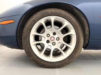 Lot 56 - 1999 Jaguar XKR