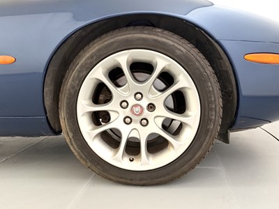 Lot 56 - 1999 Jaguar XKR