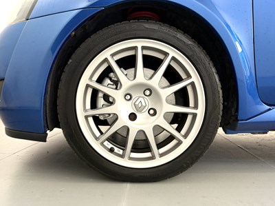 Lot 2002 Renault Clio 172 Cup