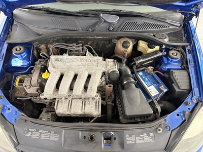Lot 2002 Renault Clio 172 Cup