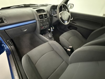 Lot 2002 Renault Clio 172 Cup