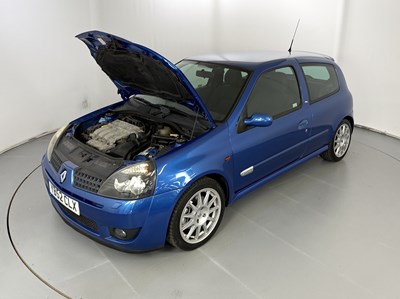 Lot 2002 Renault Clio 172 Cup