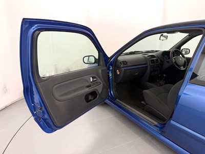 Lot 2002 Renault Clio 172 Cup