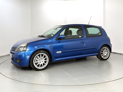 Lot 2002 Renault Clio 172 Cup