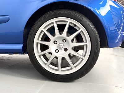 Lot 2002 Renault Clio 172 Cup