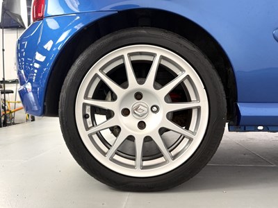 Lot 2002 Renault Clio 172 Cup