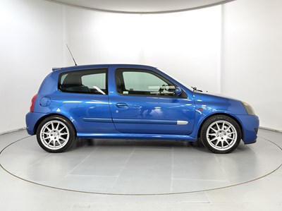 Lot 2002 Renault Clio 172 Cup