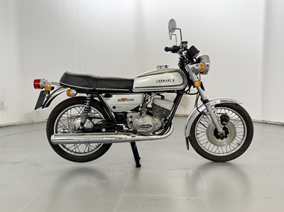 Lot 141 - 1977 Suzuki GT250