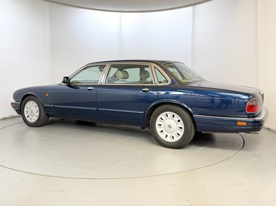 Lot 42 - 1998 Daimler Double Six