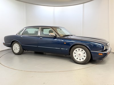 Lot 42 - 1998 Daimler Double Six