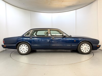 Lot 42 - 1998 Daimler Double Six