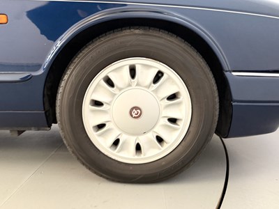 Lot 42 - 1998 Daimler Double Six
