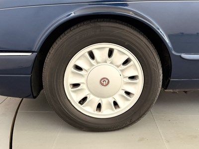 Lot 42 - 1998 Daimler Double Six