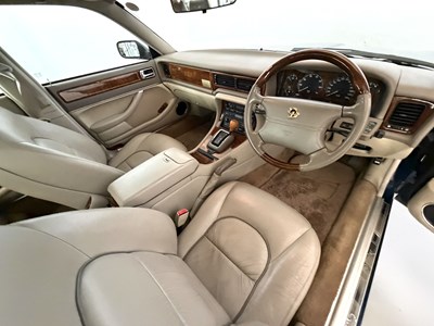 Lot 42 - 1998 Daimler Double Six