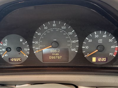 Lot 186 - 2000 Mercedes-Benz CLK320