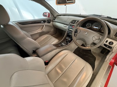 Lot 186 - 2000 Mercedes-Benz CLK320